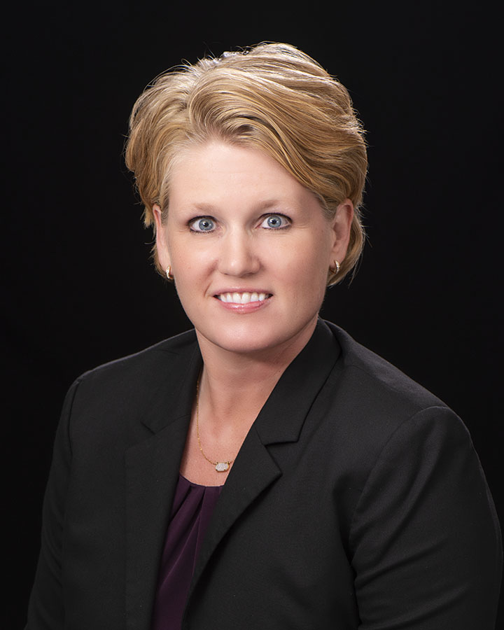 Amy Devis Salladay headshot